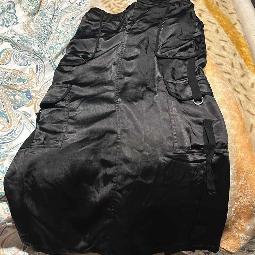 Satin Skirt side pockets - size s